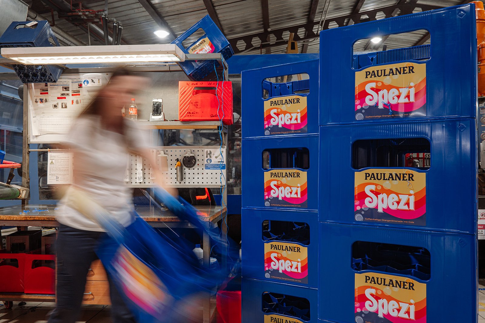 DW Reusables | Customized Reusable Packaging Solutions Reusable beverage packaging solutions engineered for transport efficiency, durability and brand visibility. Built for breweries, soft drinks and beverage logistics.
